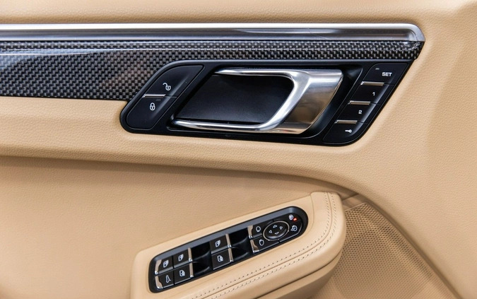 Porsche Macan cena 235000 przebieg: 51000, rok produkcji 2017 z Świeradów-Zdrój małe 781